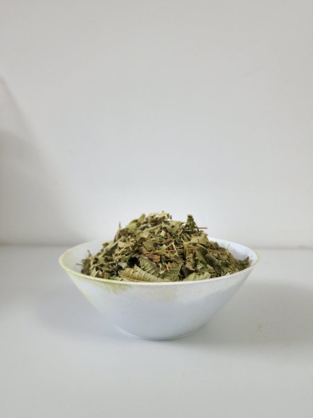 عشبة المليسة